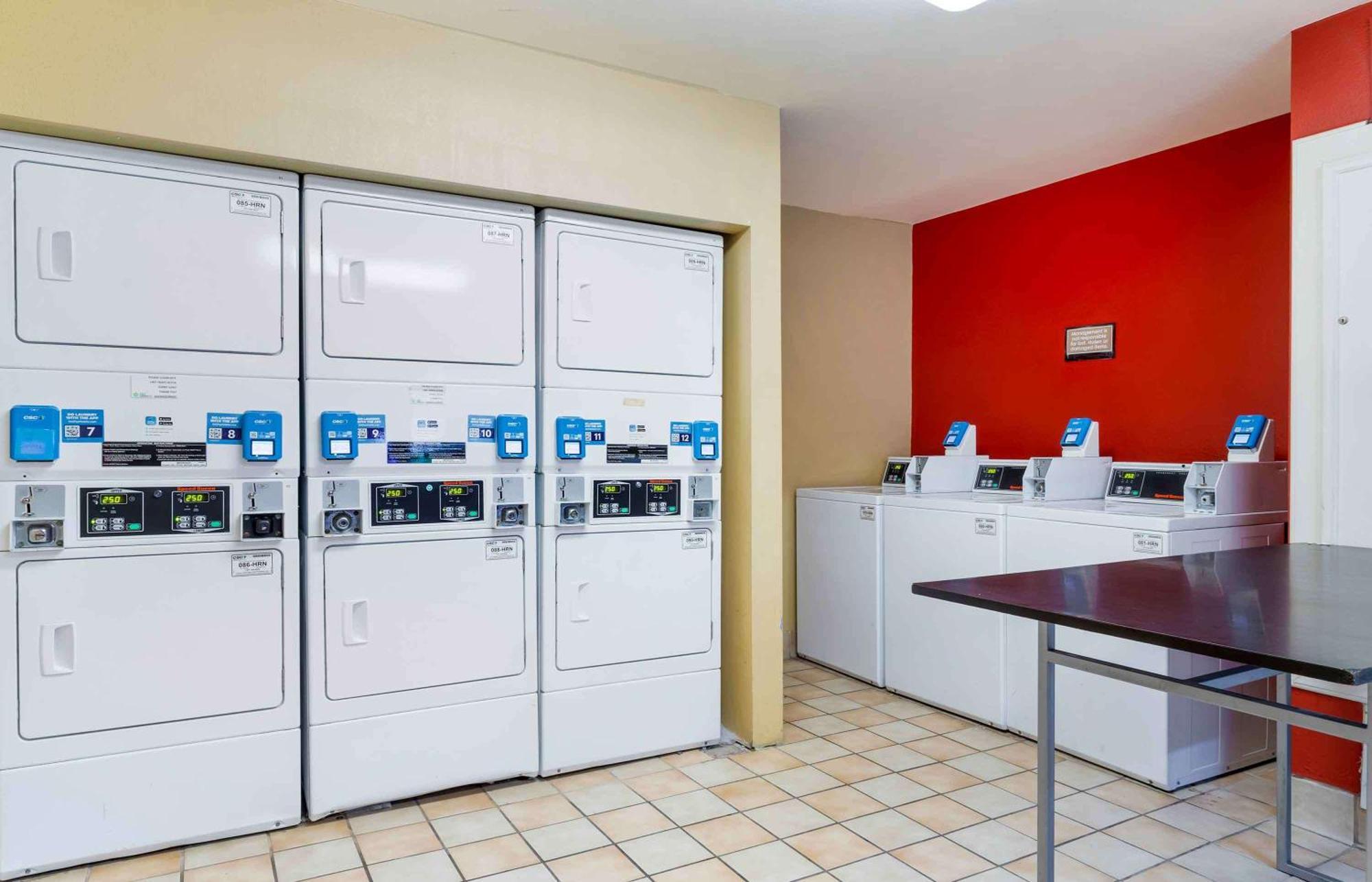 Extended Stay America Suites - Houston - Galleria - Uptown Екстериор снимка