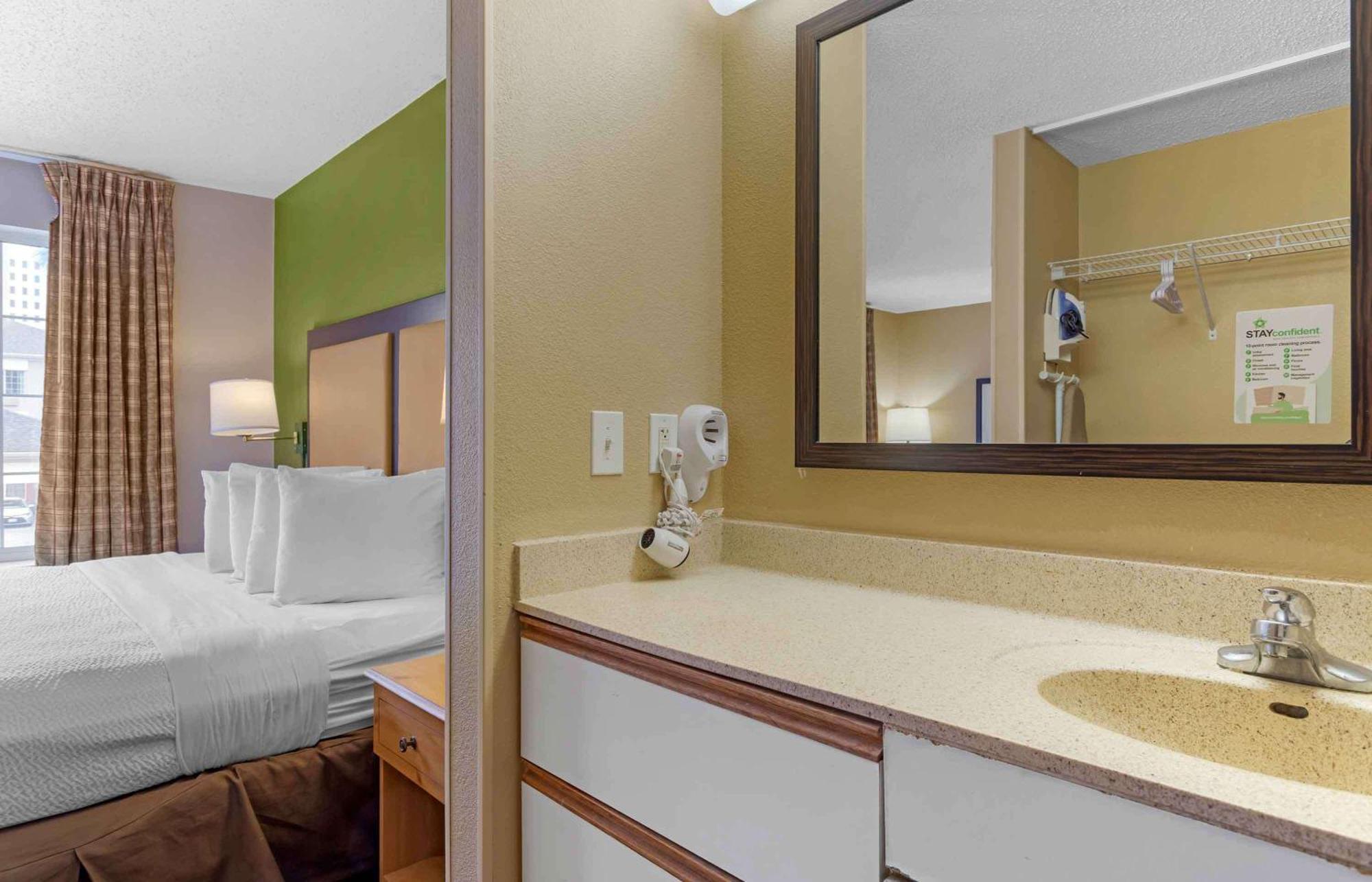 Extended Stay America Suites - Houston - Galleria - Uptown Екстериор снимка